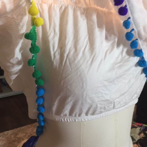 🚫 SOLD 🚫 Rainbow Pom Pom crop top - Picture 3 of 3